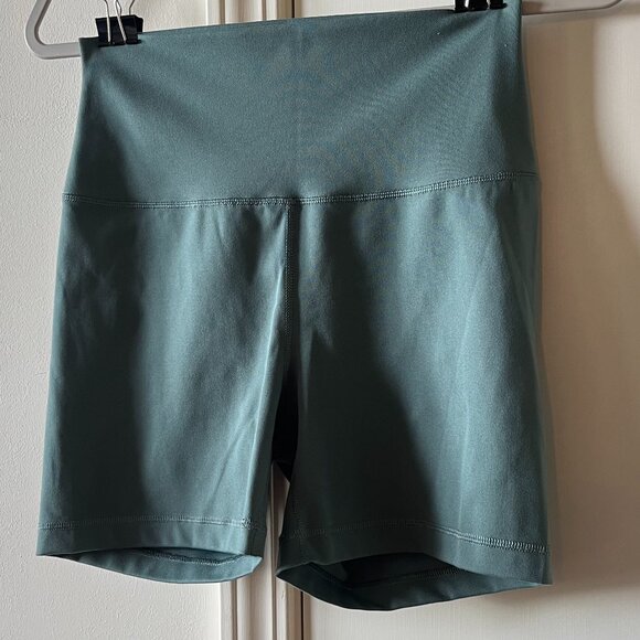 Yogalicious Women’s Lux Everyday 5" Shorts Teal Size Large - Picture 1 of 6